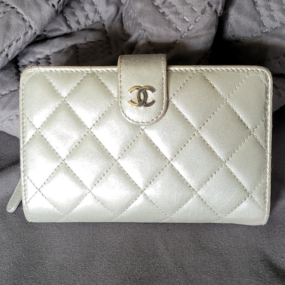 CHANEL Handbags - Chanel Silver Metallic Lambskin Wallet